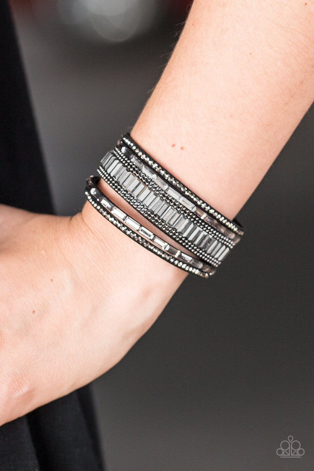 Spectacular Shimmer - Black Paparazzi