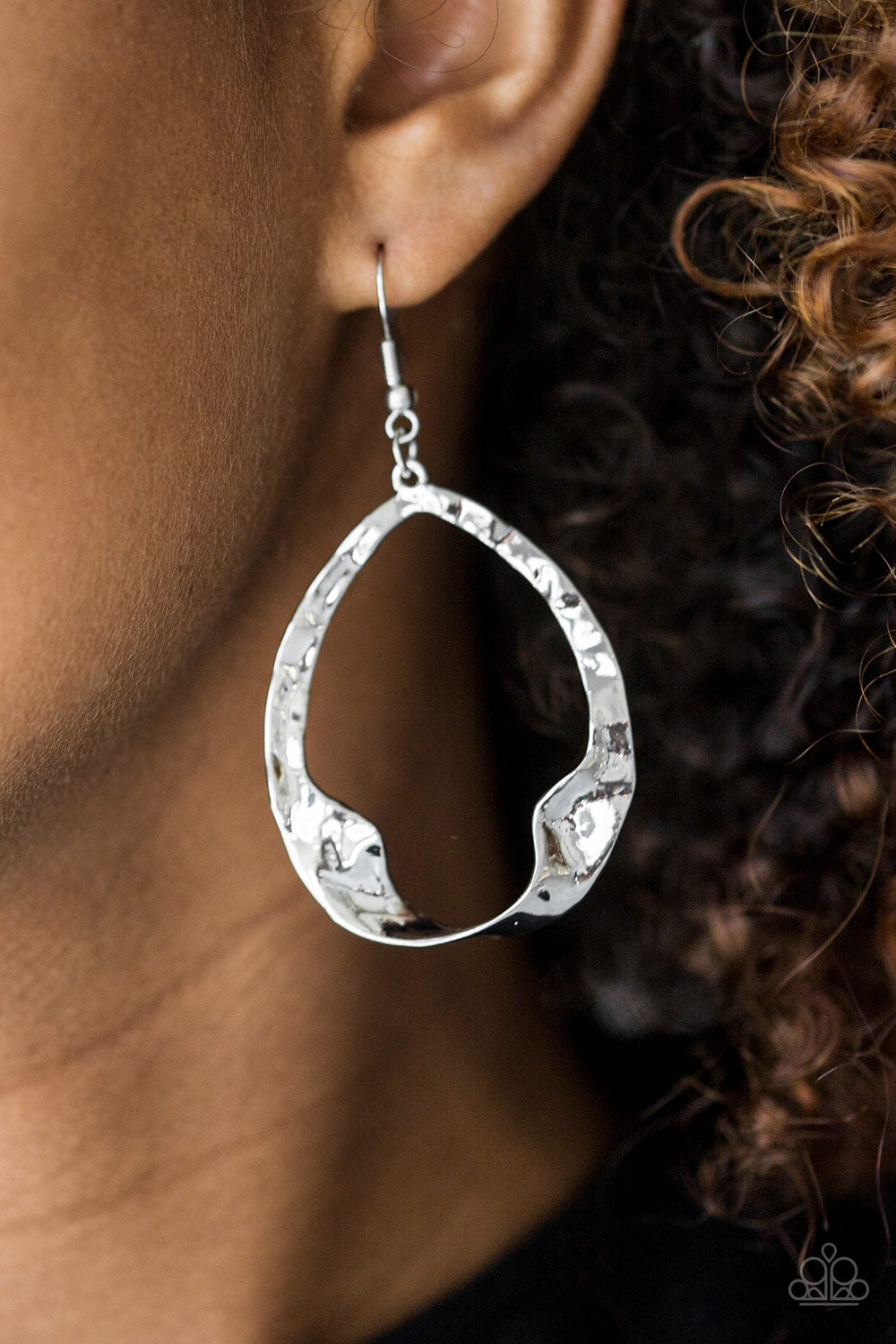 Twist Me Round - Silver Paparazzi