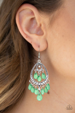 Gorgeously Genie Green paparazzi