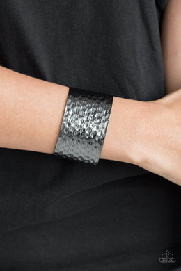 Simmering Shimmer Black Paparazzi