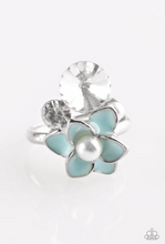 Load image into Gallery viewer, Starlet Shimmer Rings - Flower Gem Paparazzi